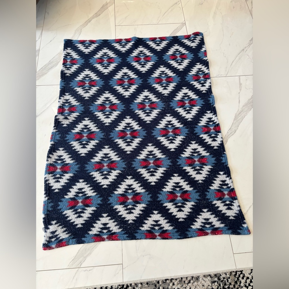 American Eagle Outfitters Navy, White & Red Patterned Throw - Picture 4 of 14
